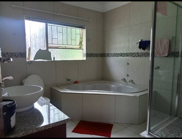 4 BEDROOM HOUSE FOR SALE IN VANDERBIJLPARK SE 4